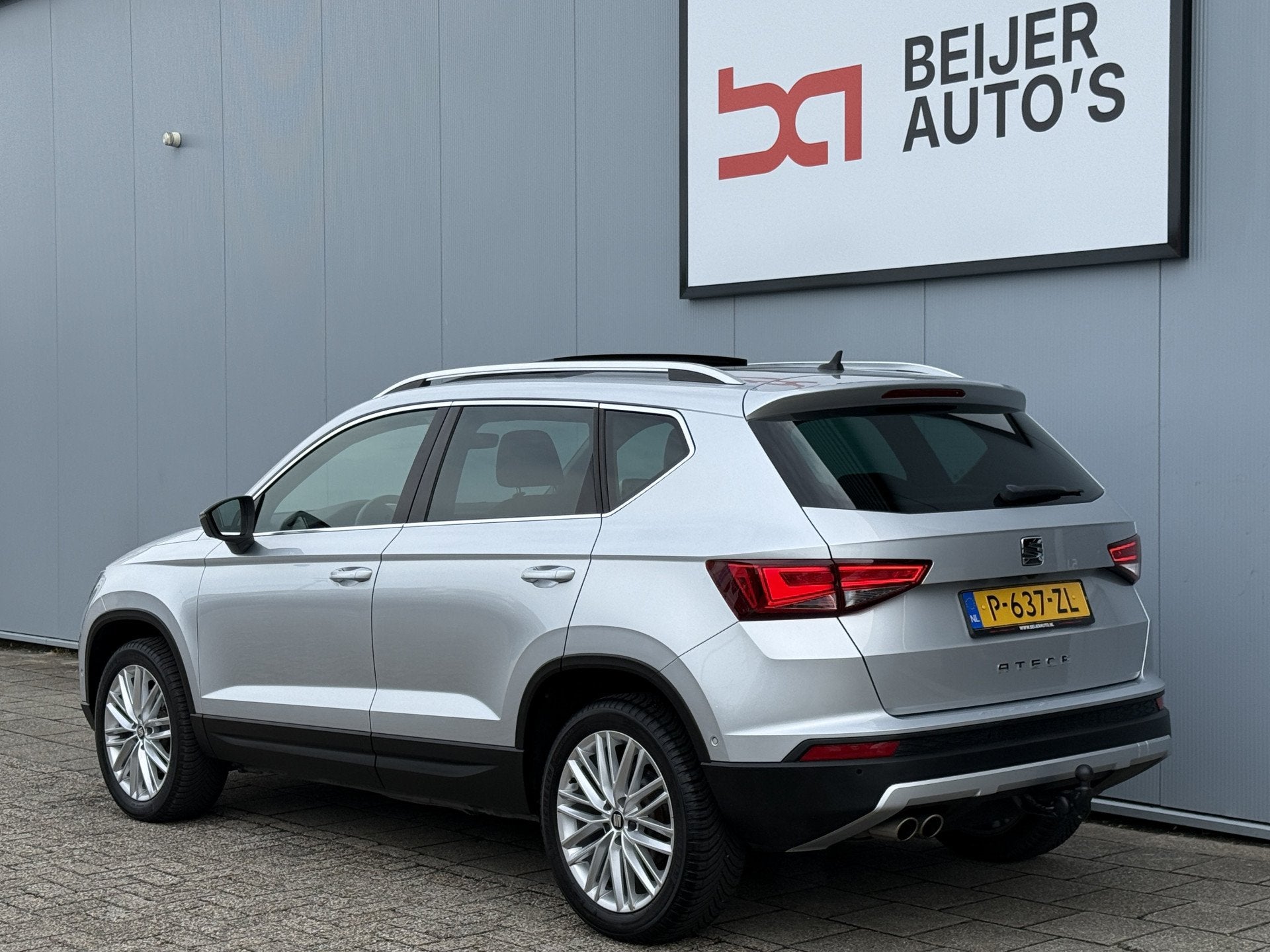 SEAT Ateca 1.4 EcoTSI FR Business Intense Schuifdak/Carplay., Gebruikt, 4 cilinders, 150 pk, Automatische klimaatregeling