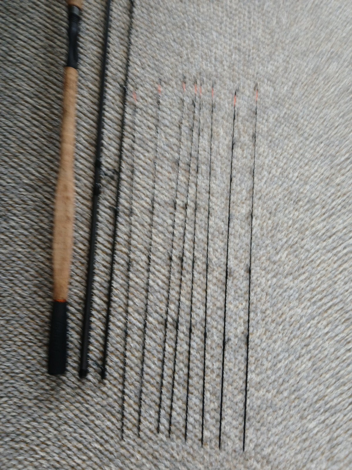 Te koop: 2 Feederhengels Guru Aventus + Daiwa 3010QD Molen, Ophalen, Zo goed als nieuw, Werphengel