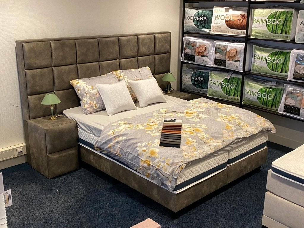 OP=OP - Luxe boxspring – Showroom uitverkoop, Ophalen of Verzenden, 200 cm, Grijs, Nieuw