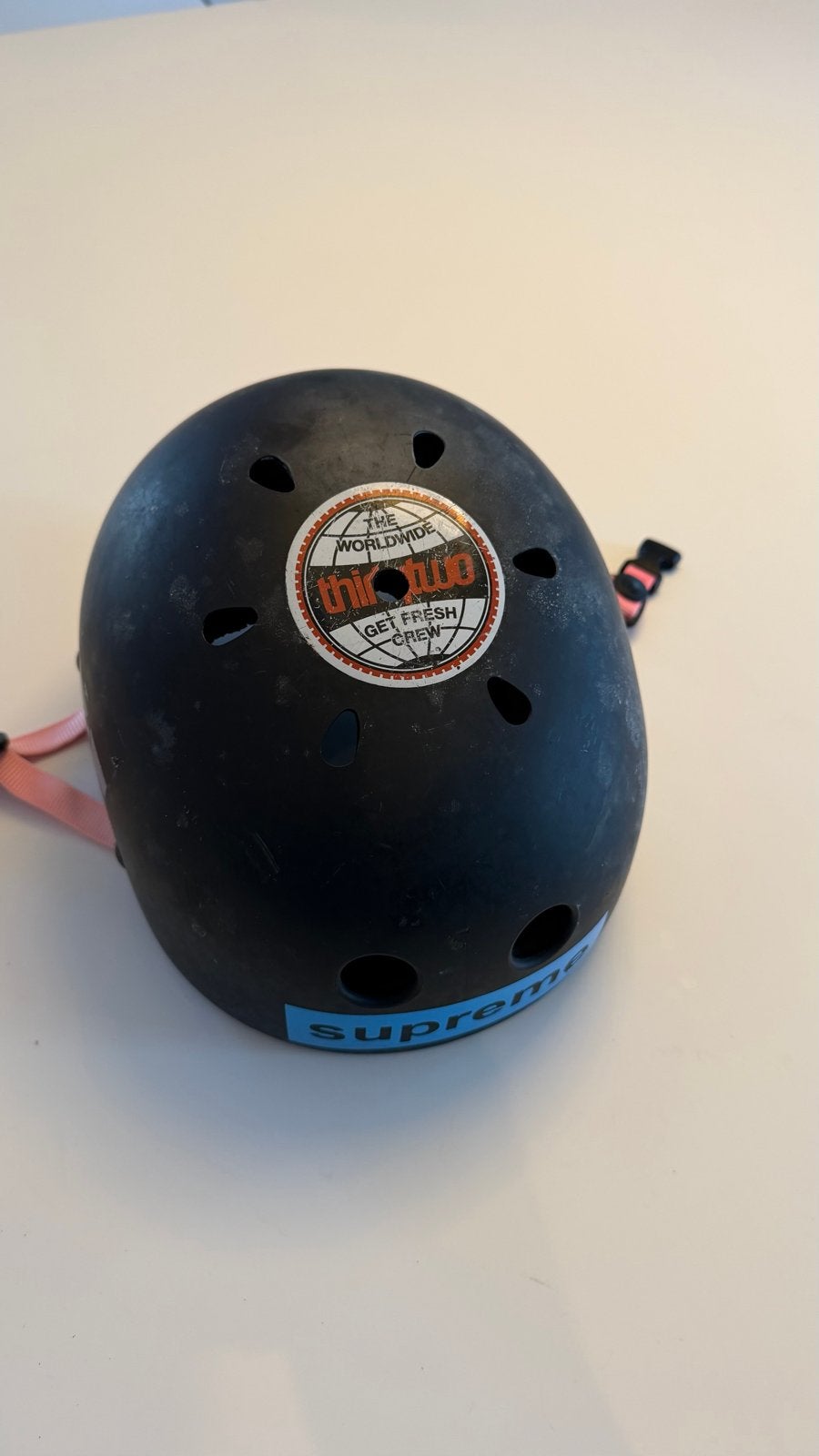 Zwarte Jobe beschermhelm met stickers, Ophalen, Gebruikt, Bescherming