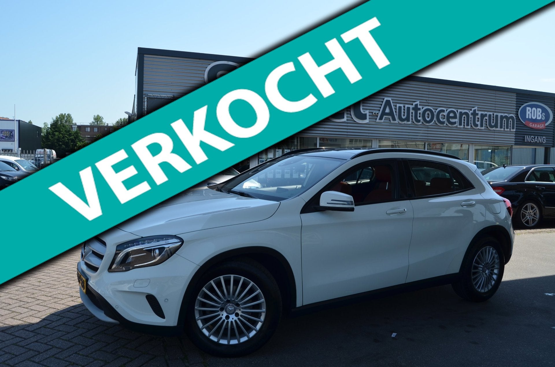 Mercedes-Benz GLA-klasse 200 Ambition| WIT | PANO-DAK|ROOD L, Dealer onderhouden, Gebruikt, Euro 6, Wit