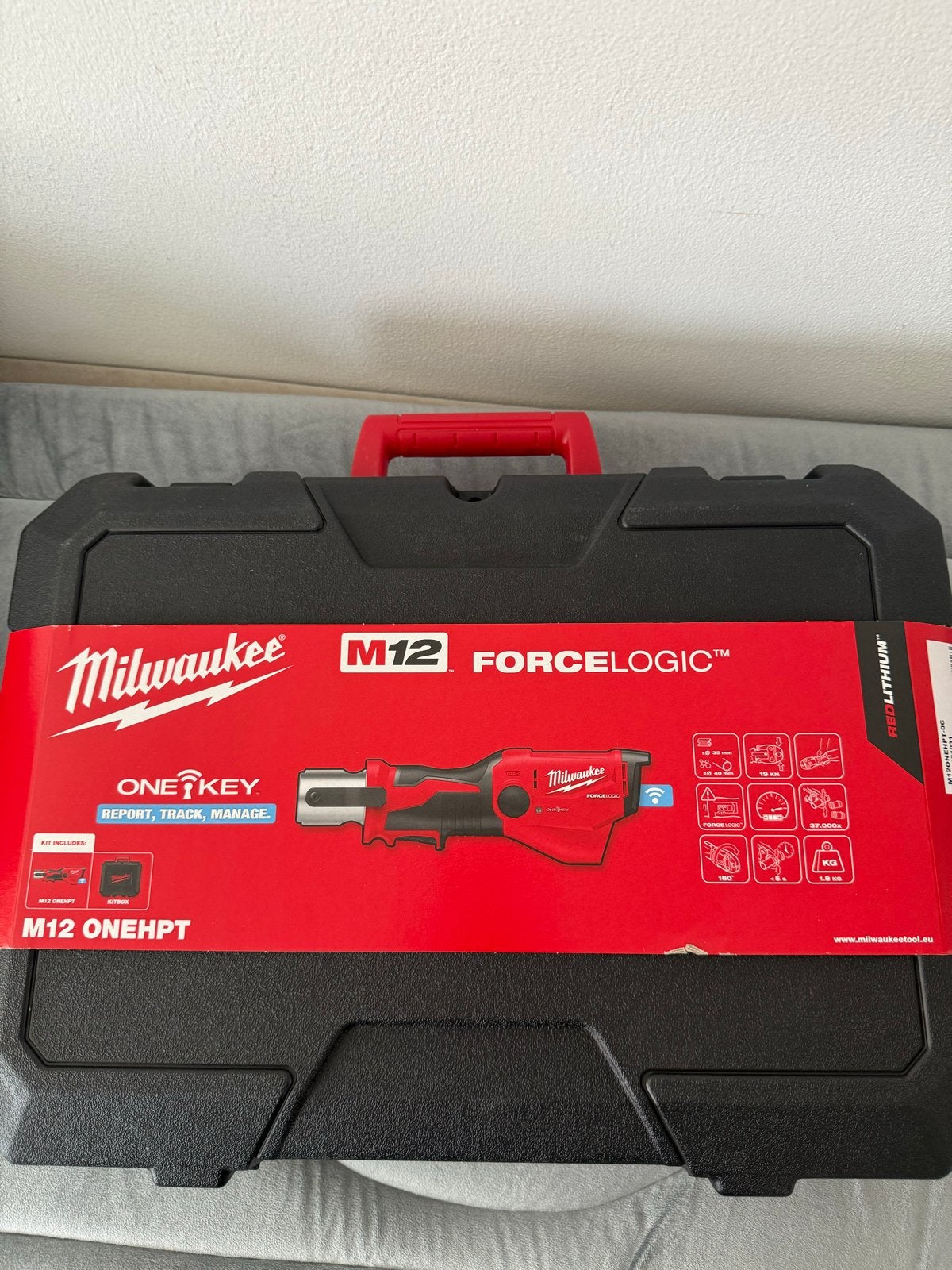 Nieuw Milwaukee M12 Force Logic Persmachine met 6.0 Ah accu, Ophalen of Verzenden, Nieuw