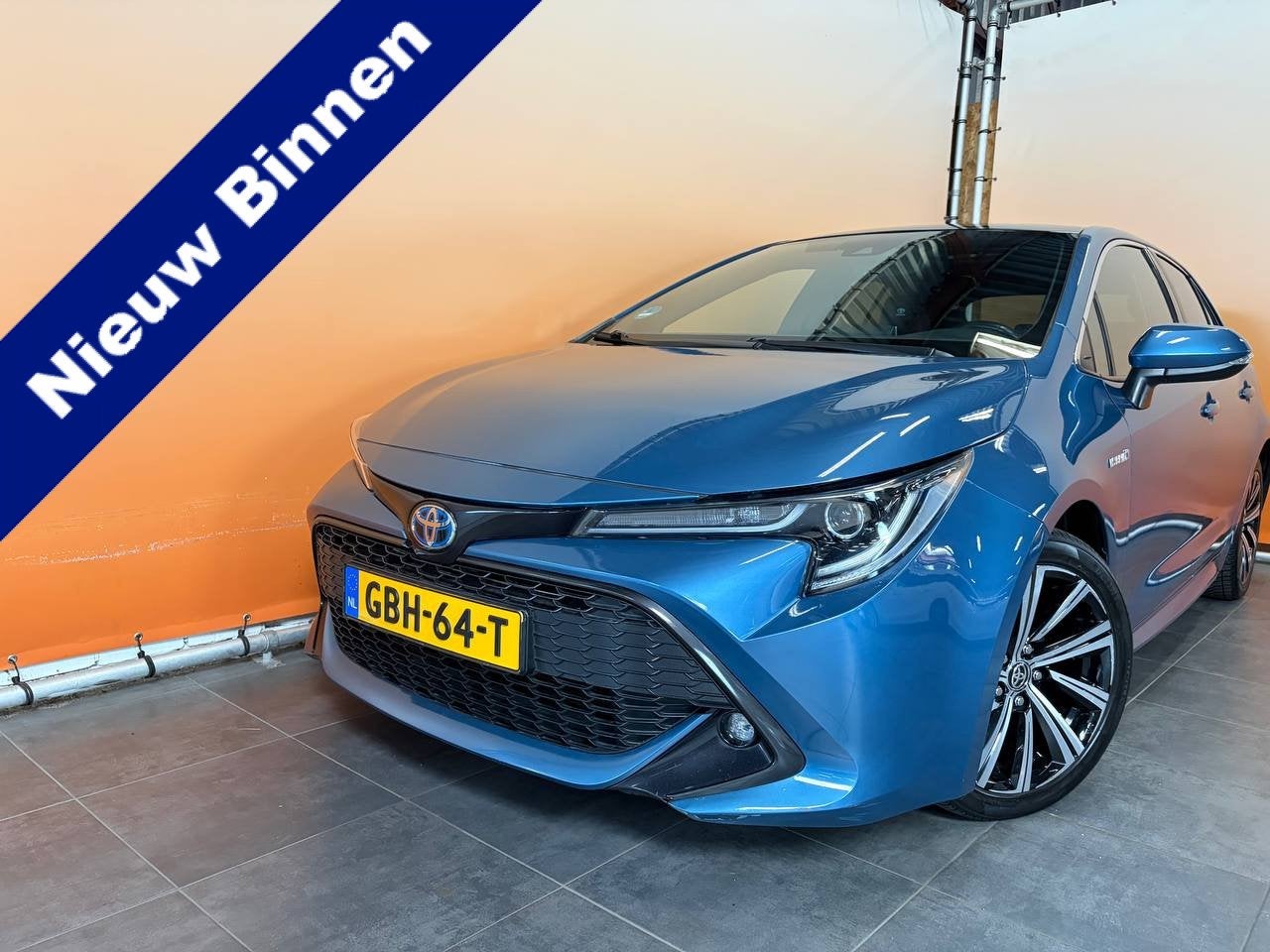 Toyota Corolla 1.8 Hybrid Business Plus navi | lmv | leer |, 450 kg, Gebruikt, 4 cilinders, Blauw