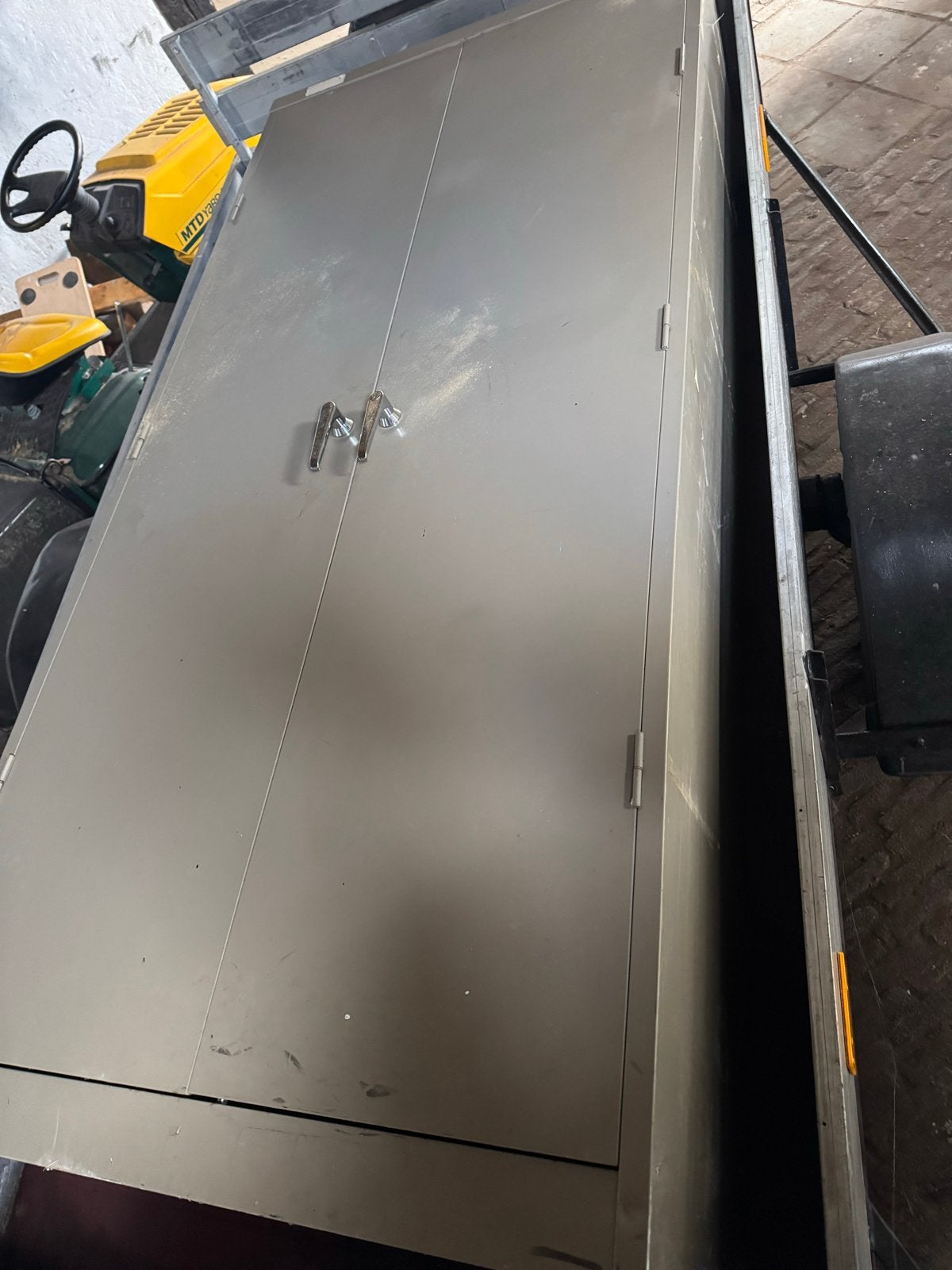 Metalen opbergkast - Ideaal voor garage of schuur, Ophalen, Gebruikt
