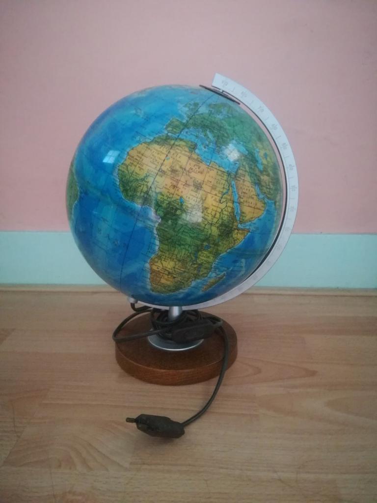 Globe met licht., Ophalen, Verlicht, Zo goed als nieuw