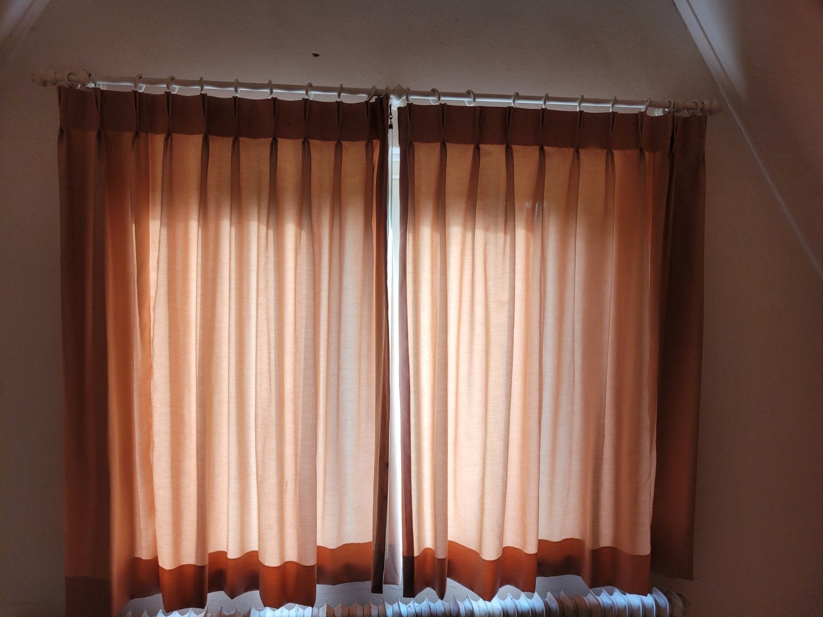 zalmroze gordijnen dubbele plooi + roede - 135x175 cm, 175 cm, Gebruikt, Ophalen of Verzenden, 135 cm