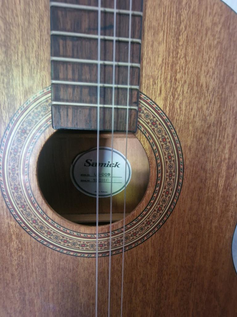 Samick klassieke gitaar - snaren vervangen, Ophalen, Gebruikt, Klassieke of Spaanse gitaar