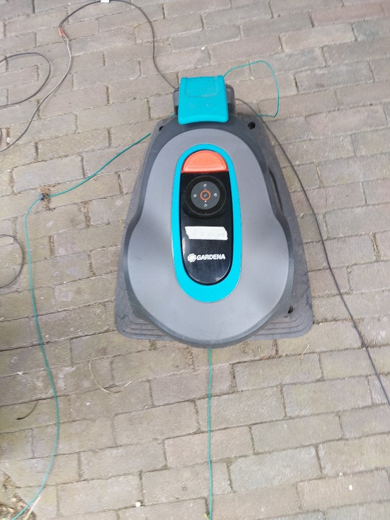gardena robotmaaier minimo 250, Ophalen, Zo goed als nieuw, Minder dan 30 cm