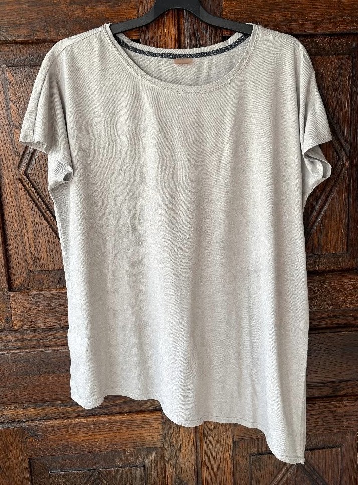 Grijze top, shirt één langere kant; TCM Tchibo; oto 62 cm, Kleding | Dames, Ophalen of Verzenden, Gedragen, Grijs, Shirt of Top