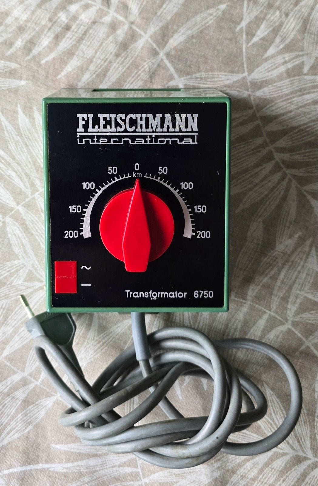 Fleischmann transformator 6750, Hobby en Vrije tijd, Modeltreinen | H0, Gebruikt, Transformator of Voeding, Gelijkstroom of Wisselstroom