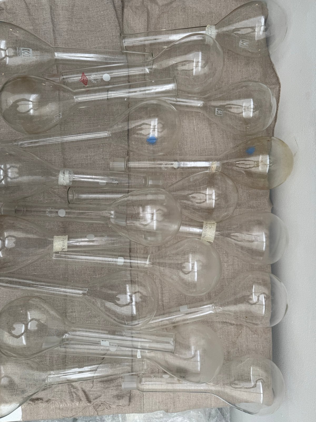 Laboratorium gla: 24 rondkolf flessen, Ophalen