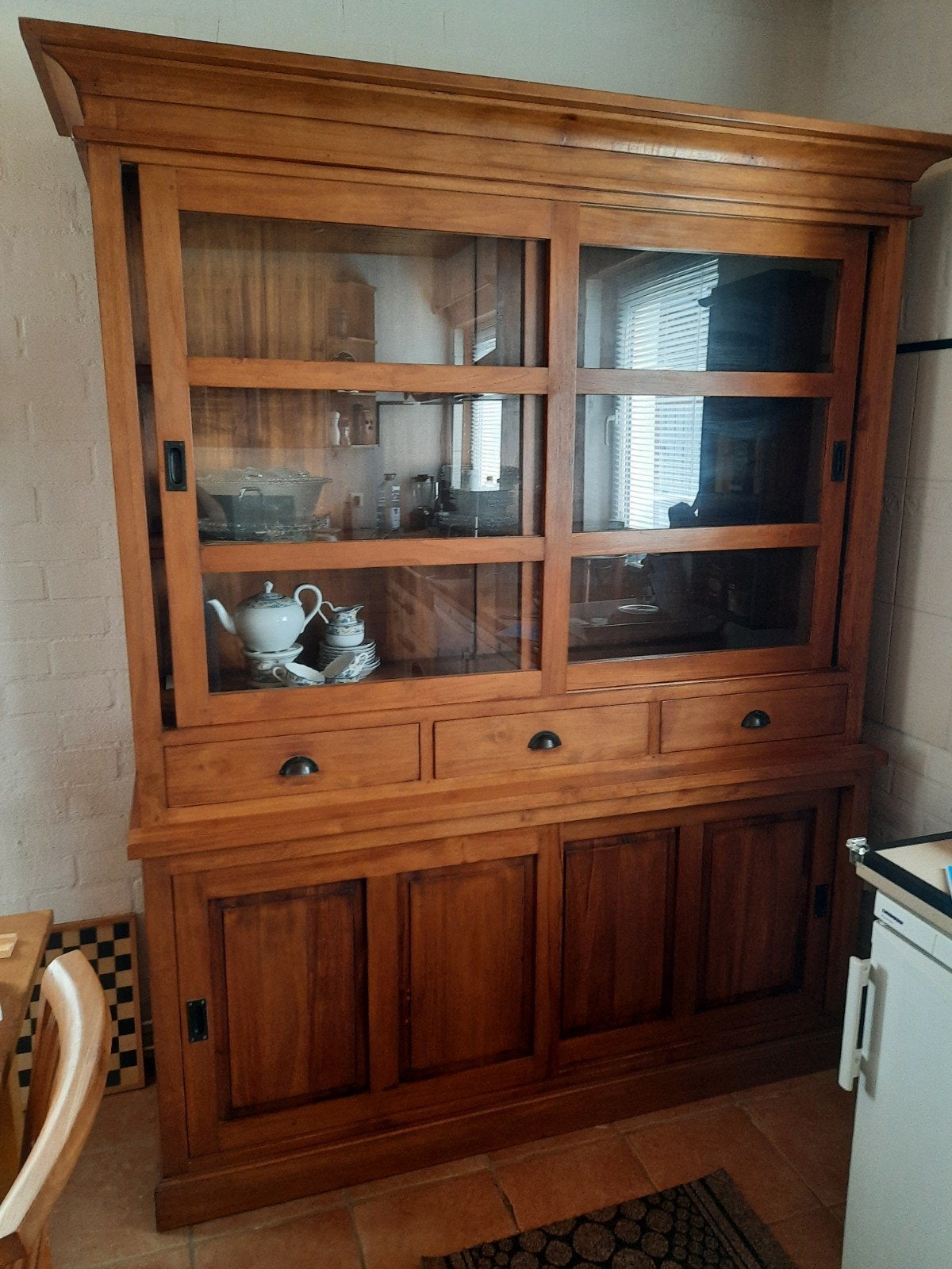 Teakhouten buffet/vitrine kast, Ophalen of Verzenden, 25 tot 50 cm, 200 cm of meer