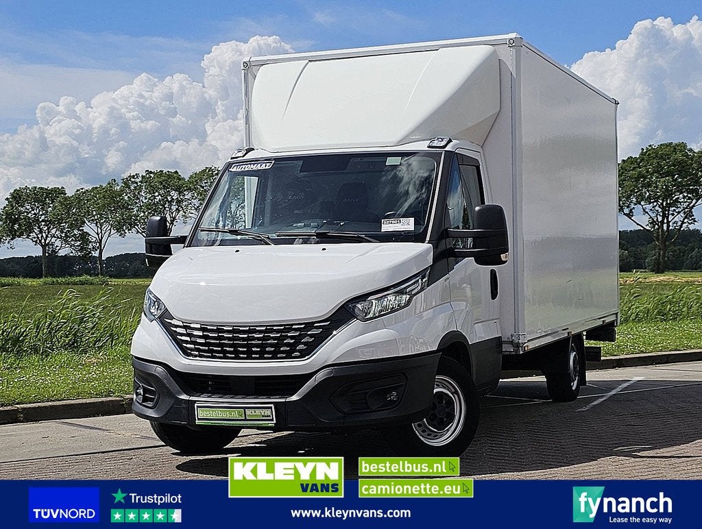 IVECO DAILY 35S18 bakwagen laadklep!, Auto's, Bestelauto's, Automaat, Achterwielaandrijving, Gebruikt, Euro 6