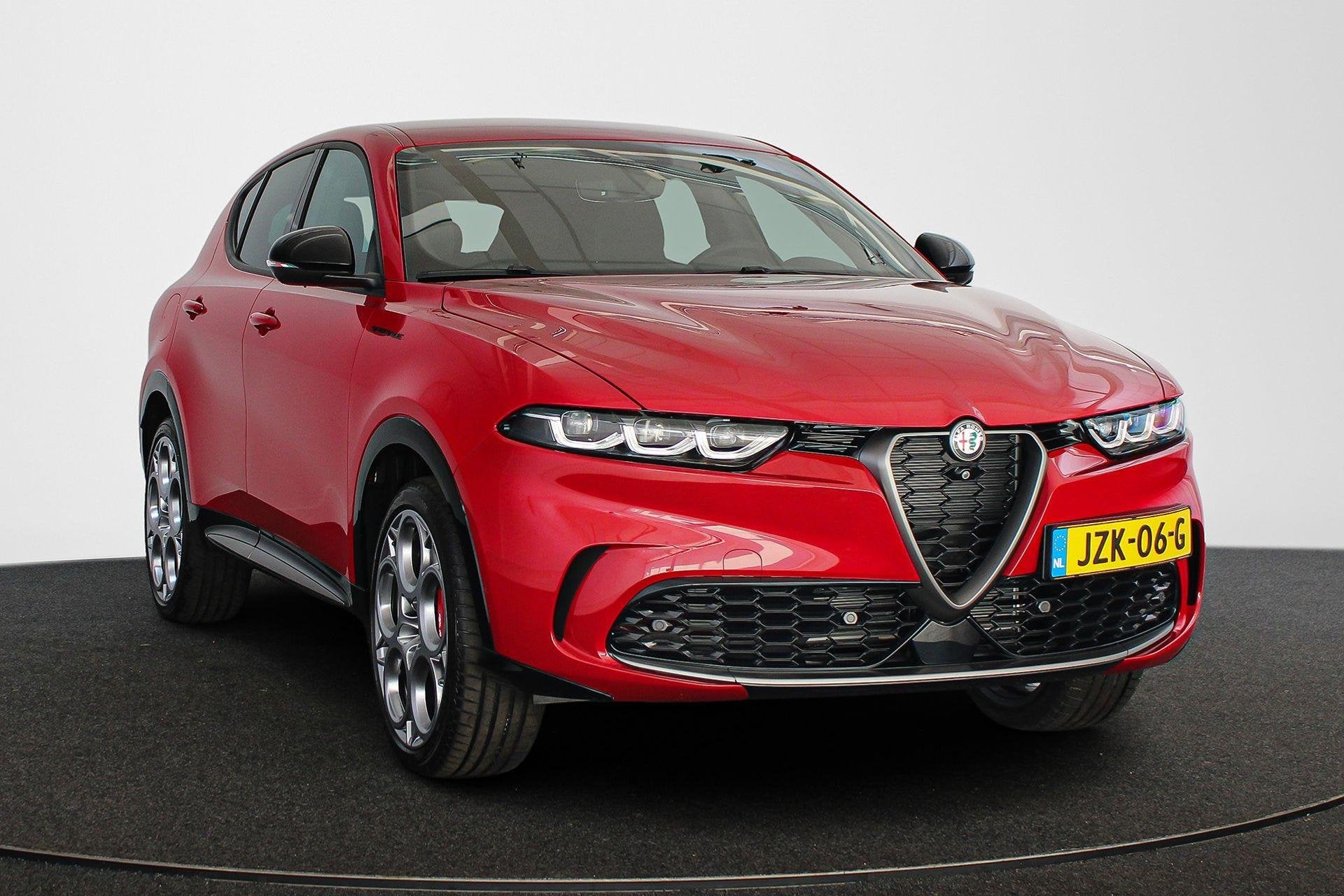 Alfa Romeo Tonale 1.3T 280pk PHEV Edizione Speciale / 20'' /, Auto's, Alfa Romeo, Automaat, Stof, 4 cilinders, 700 kg