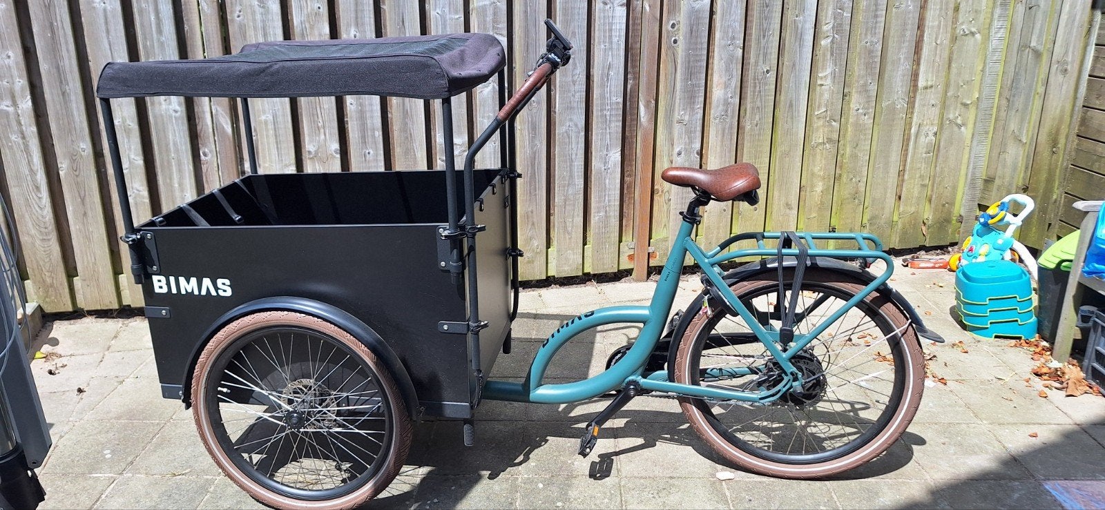 Bimas e-Cargo 3.3 bakfiets met huif en zitje, Fietsen en Brommers, Fietsen | Bakfietsen, Ophalen, 4 kinderen of meer, Huif