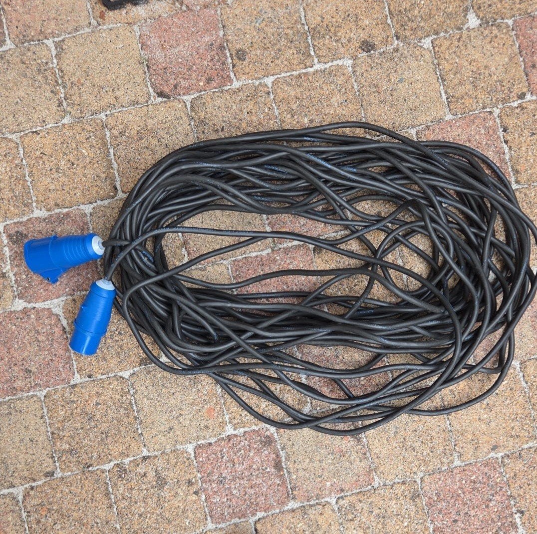 CEE 40 meter verlengkabel camping snoer 3 polig, Ophalen of Verzenden, Zo goed als nieuw, Kabel of Snoer