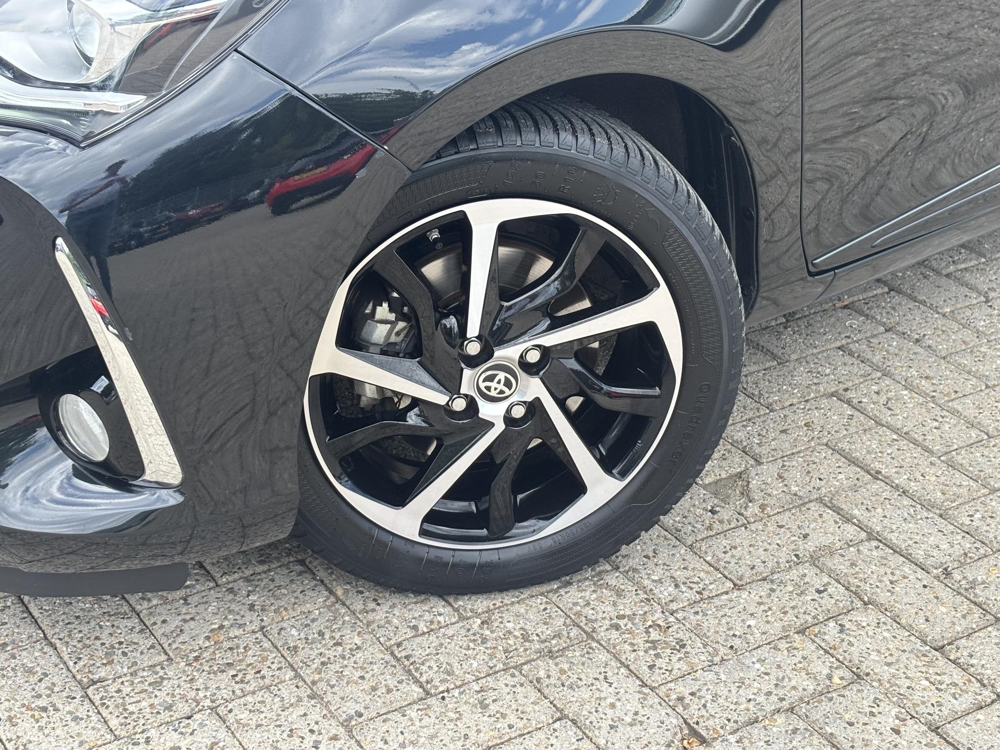 Toyota Yaris 1.5 Hybrid Executive, Gebruikt, Euro 6, 4 cilinders, Origineel Nederlands