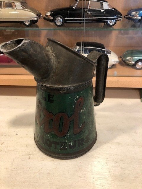 Oude Vintage jaren 30/40 Castrol wakefield olie schenk kan, Ophalen of Verzenden, Gebruikt, Gebruiksvoorwerp