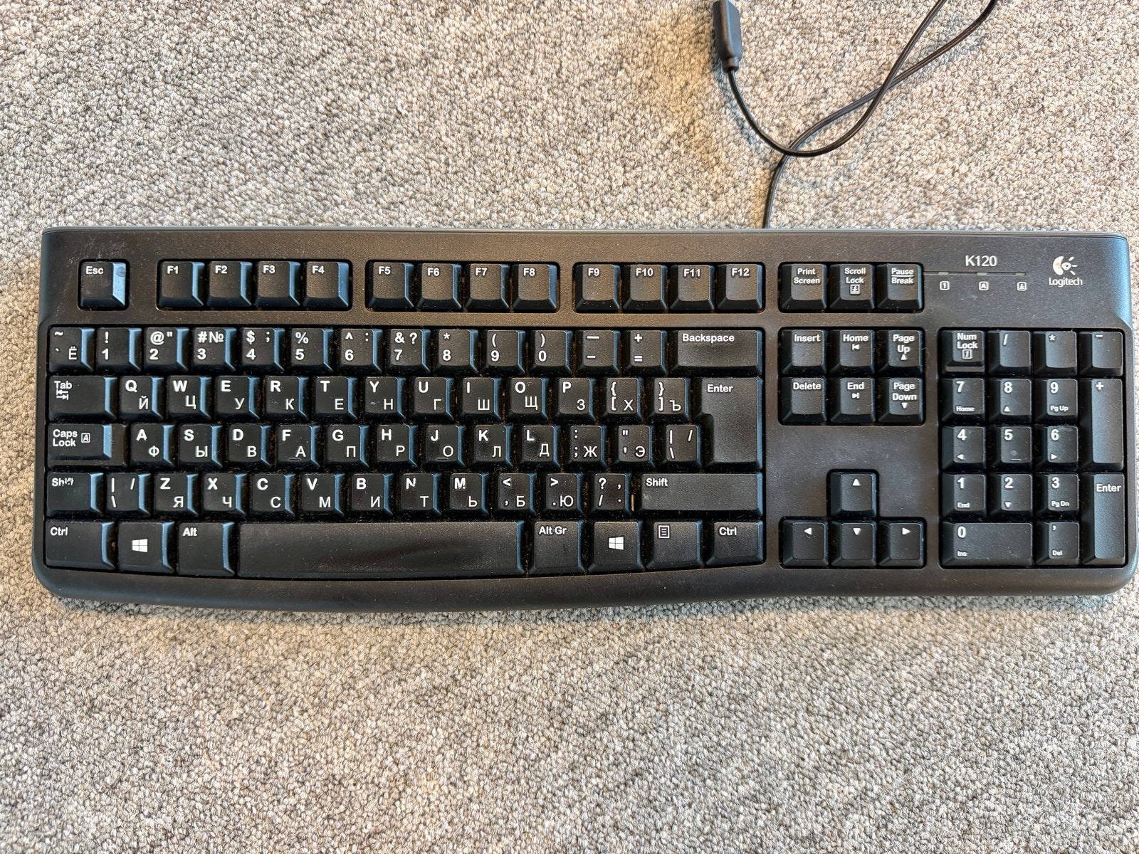 Logitech K120 Russisch toetsenbord - Bedraad, Computers en Software, Toetsenborden, Gebruikt, Ophalen of Verzenden, Overige indelingen