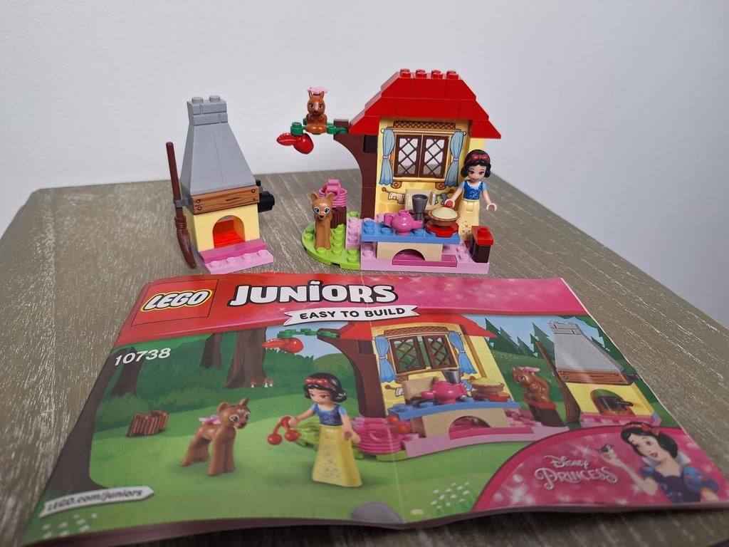 Lego Disney 10738 - Sneeuwwitje's boshuisje, Kinderen en Baby's, Speelgoed | Duplo en Lego, Ophalen of Verzenden, Zo goed als nieuw