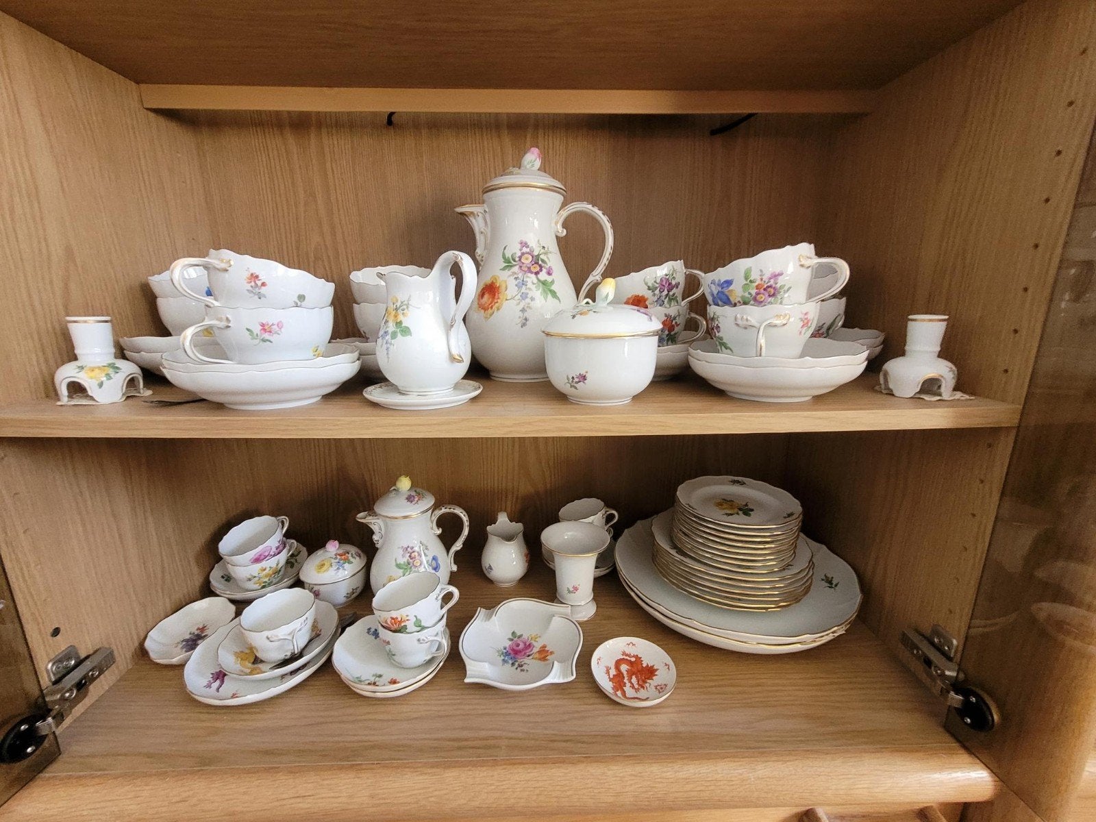 Origineel Meissen servies met bloemmotief, Ophalen
