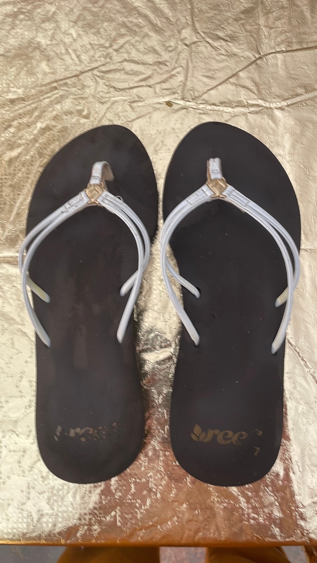 Teva teenslippers 37 wit 5 euro !, Slippers, Wit, Ophalen of Verzenden, Zo goed als nieuw