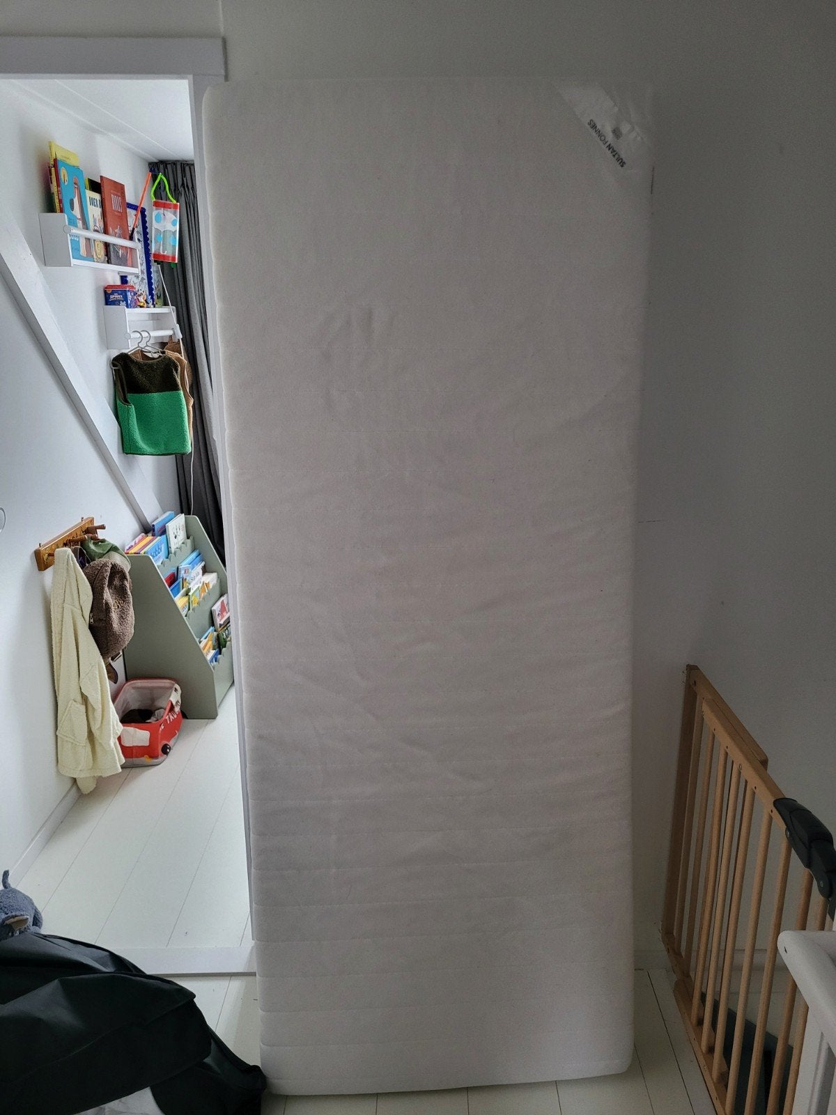 Matras ikea (past op hemnes ikea bedbank), Huis en Inrichting, Slaapkamer | Matrassen en Bedbodems, Ophalen, Gebruikt, Eenpersoons