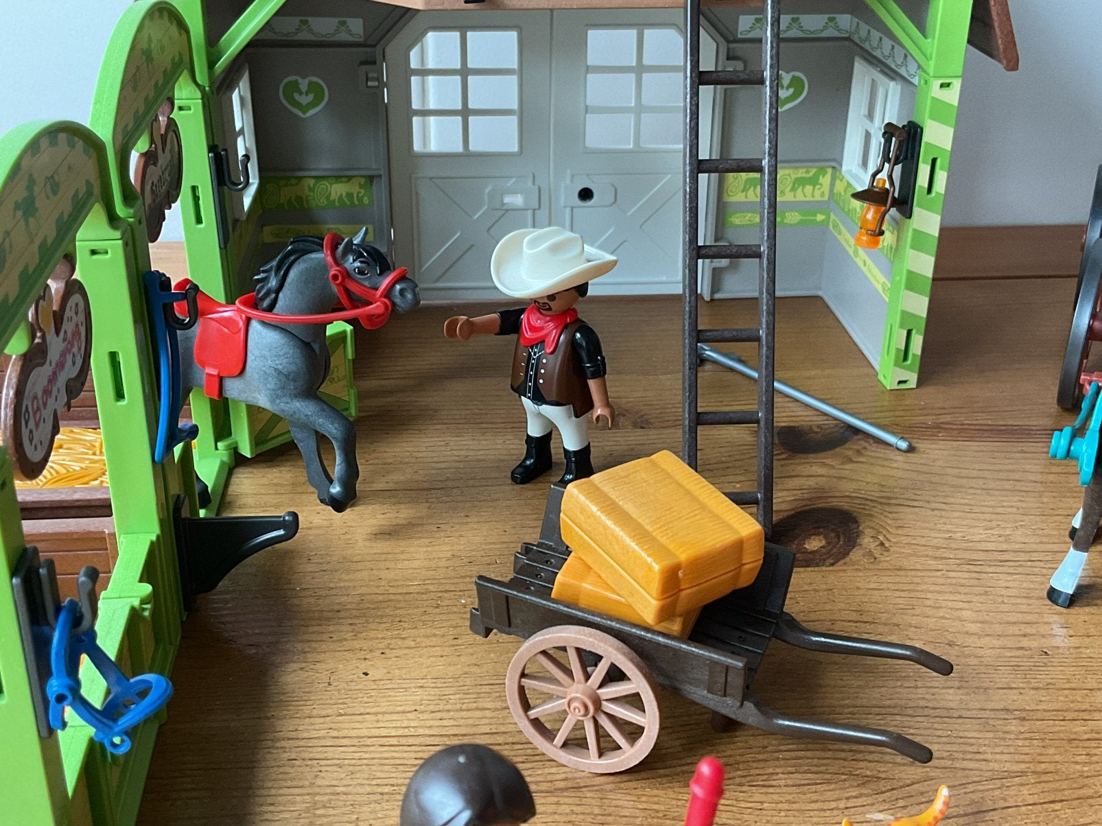 Foto 5 van PLAYMOBIL UITGEBREIDE SPIRIT SCHUUR 🐎 🐎 SUPERSET !!
