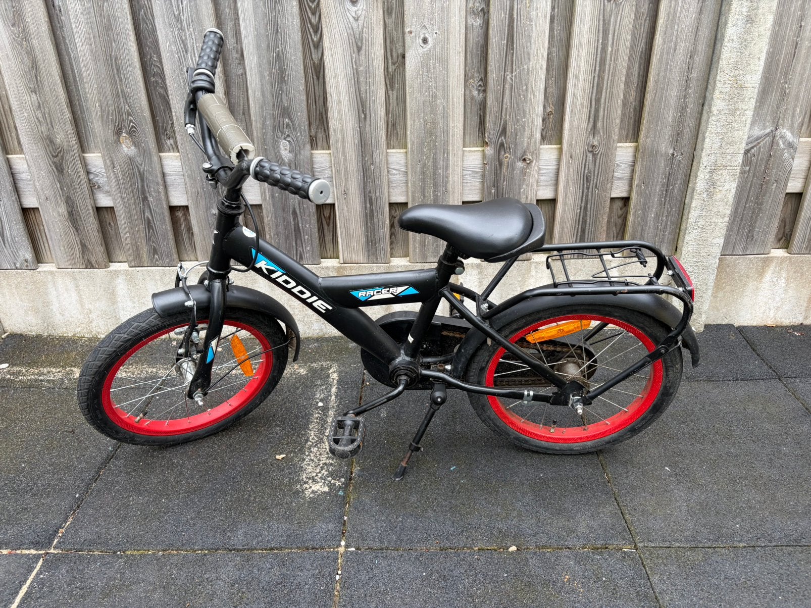 KIDDIE kinderfiets zwart/rood - 16 inch, Ophalen, Gebruikt, Terugtraprem, 16 tot 20 inch