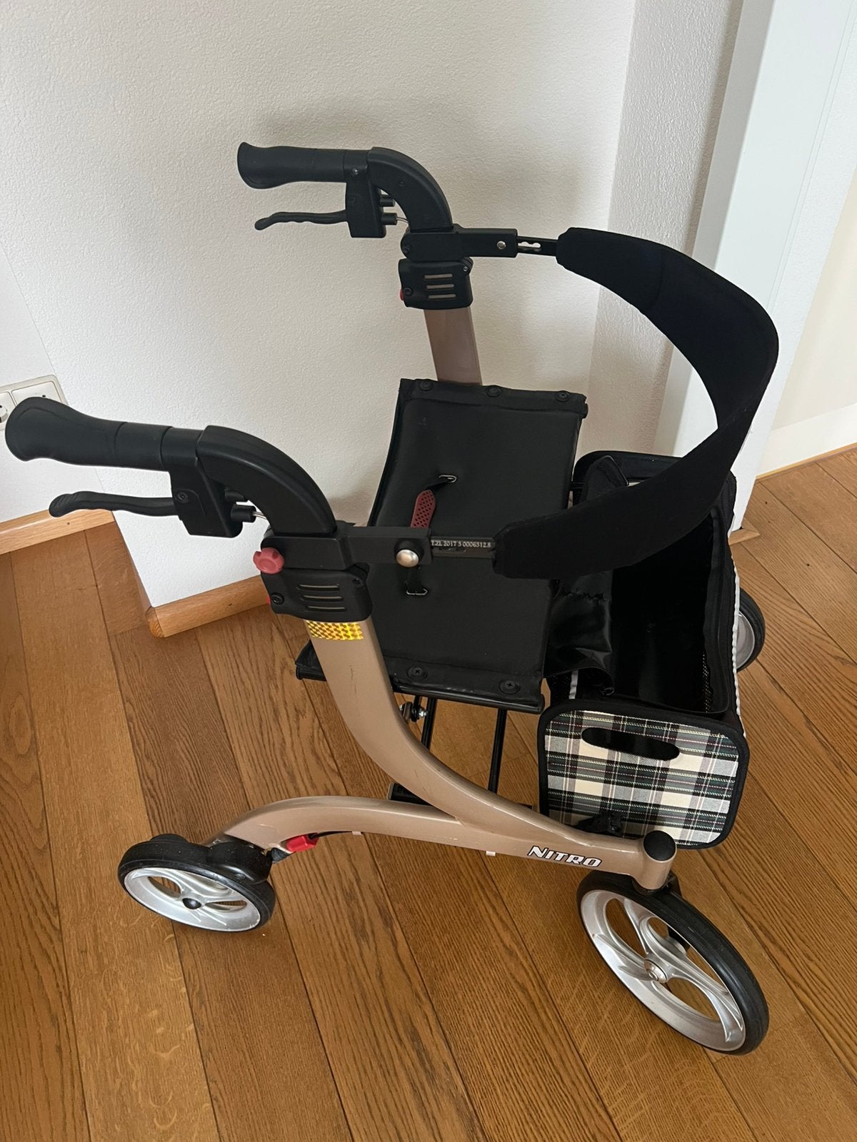 Rollator walking aid nitro s, Ophalen, Gebruikt