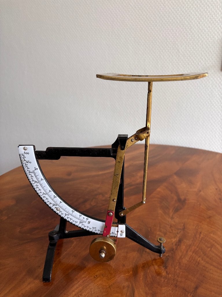 Antieke brievenweegschaal zwart metaal + messing + emaille, Ophalen of Verzenden