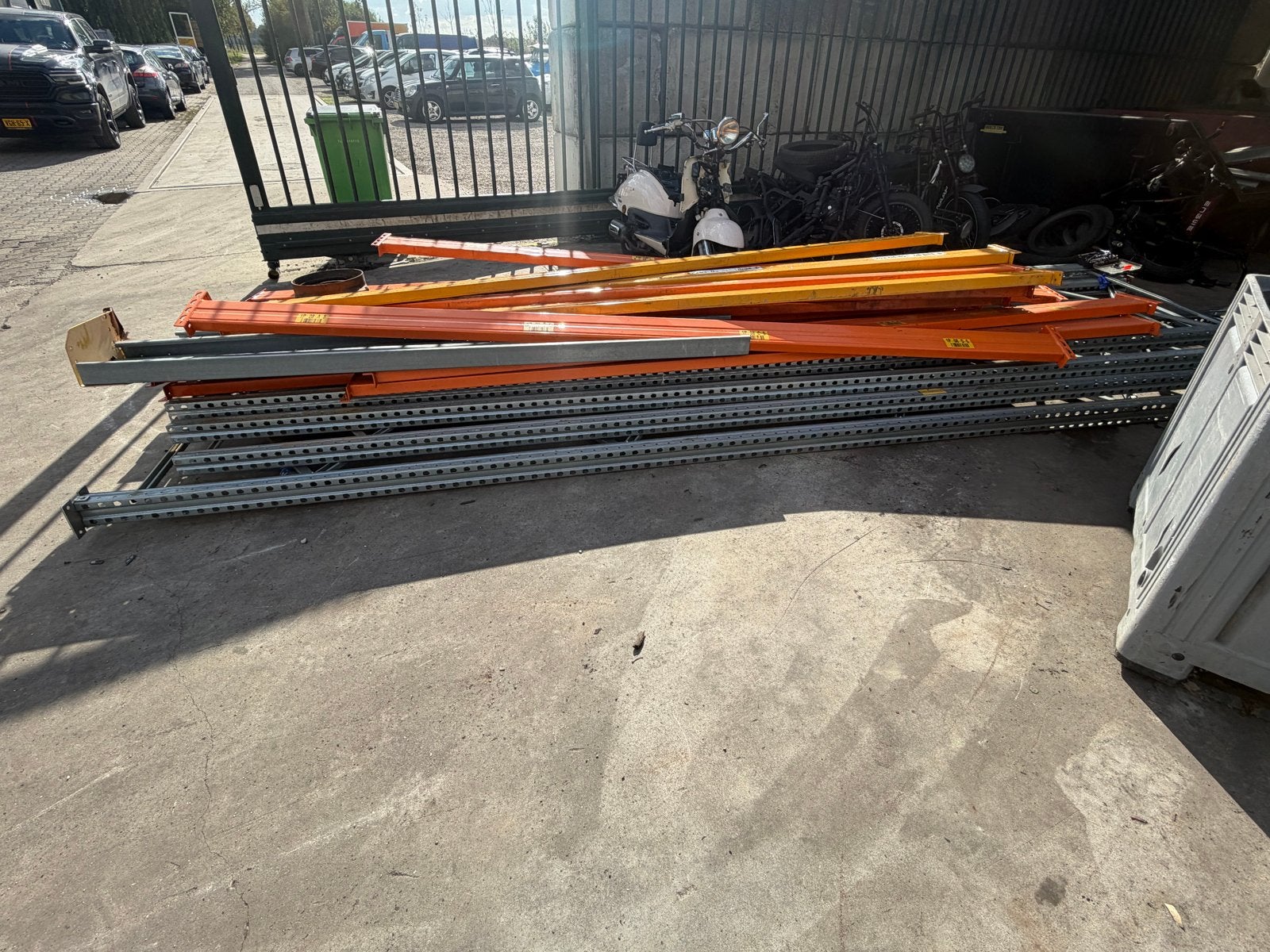 Stelling voor pallets, Ophalen