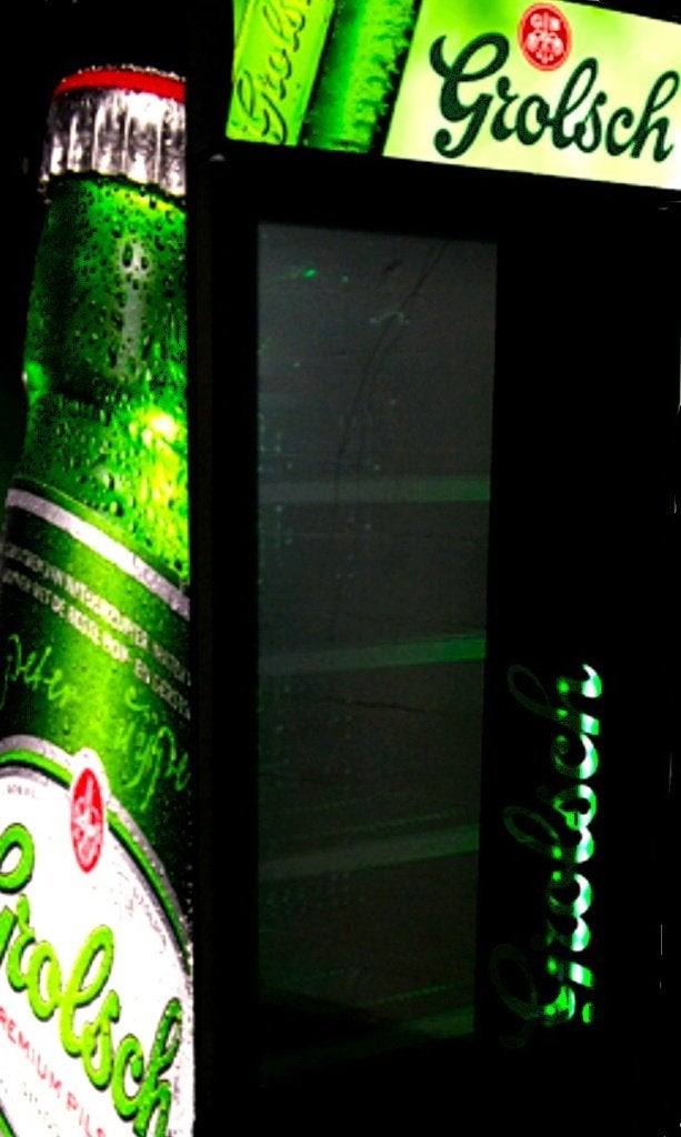 Grolsch Bier koelkast met reclame ''De Kornschuur'', Witgoed en Apparatuur, Koelkasten en IJskasten, Zonder vriesvak, 200 liter of meer