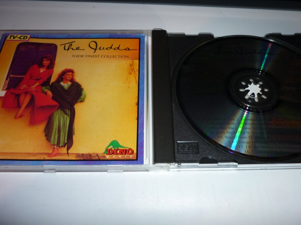 The Judds - Their Finest Collection (TV-CD), Ophalen of Verzenden, Zo goed als nieuw, Inclusief boekje, Verzamelalbum