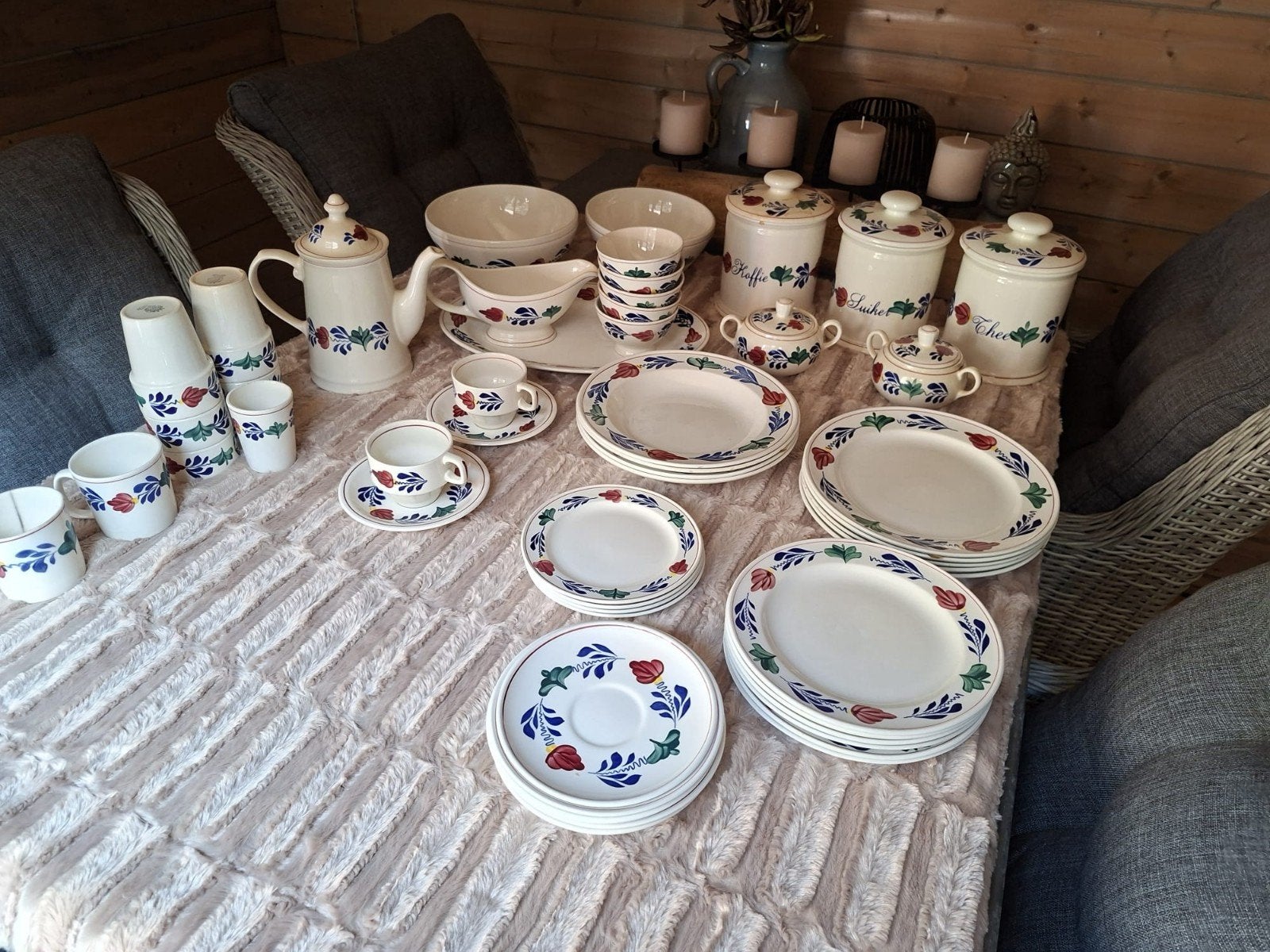 Uitgebreid Boerenbont servies - Compleet en in goede staat, Huis en Inrichting, Keuken | Servies, Gebruikt, Overige merken, Landelijk/Boerenbont