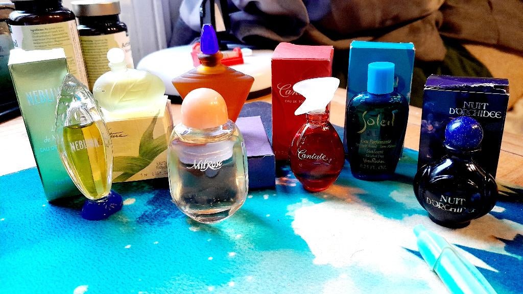 7 Yves Rocher Vintage miniaturen mini parfum set - nieuw, Ophalen of Verzenden, Nieuw, Miniatuur, Gevuld