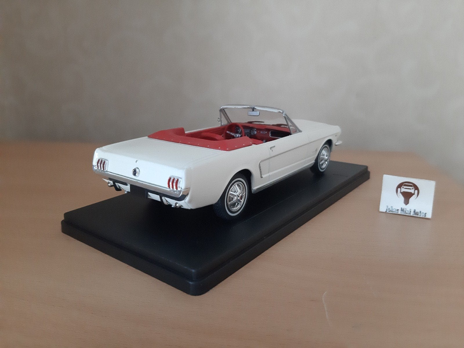 Ford Mustang Convertible in wit 1:24, Overige merken, Auto, Nieuw, Ophalen of Verzenden