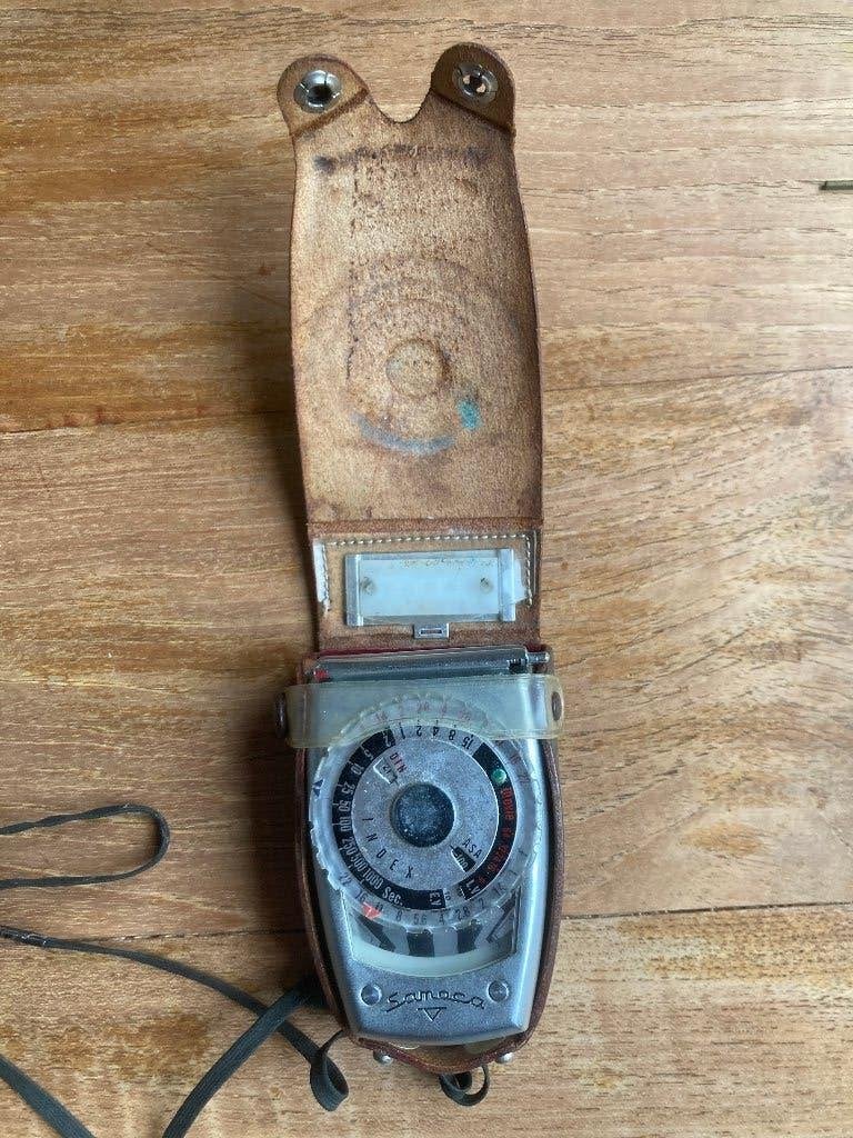 Vintage belichtingsmeter Samoca lichtmeter in leren etuitje, Ophalen of Verzenden, Gebruikt, Inclusief draagtas, Overige typen