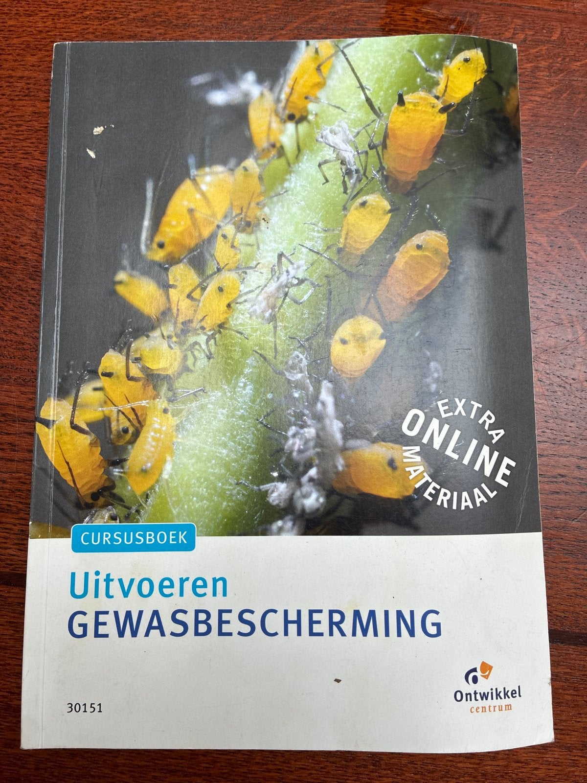 Cursusboek Uitvoeren Gewasbescherming - Ontwikkelcentrum, Boeken, Ophalen of Verzenden, Beta, Gelezen, MBO
