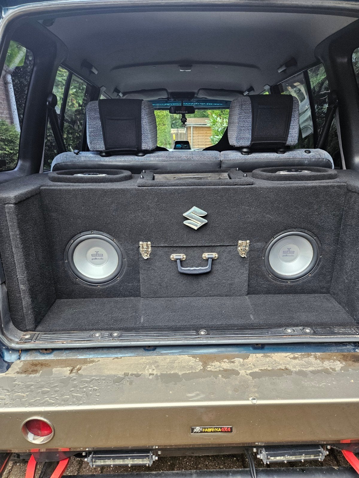 Aangepaste audio-installatie voor auto, Ophalen
