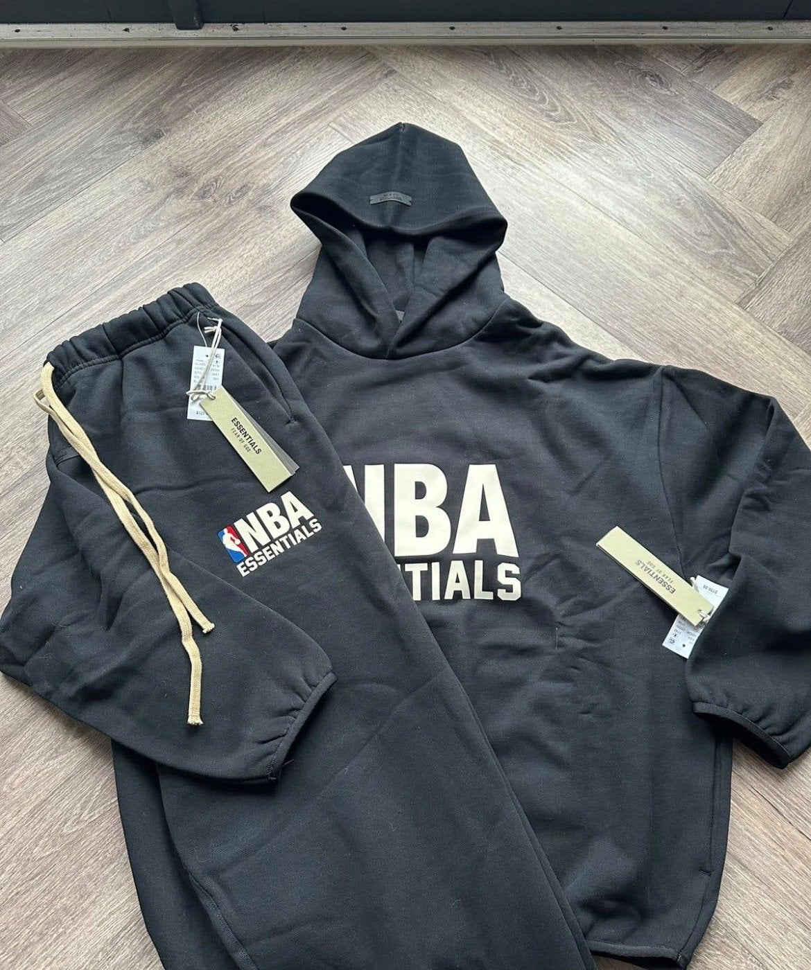 NBA Essentials trainingspakken - Maat M (vallen ruimer), Ophalen of Verzenden, Nieuw, Maat 48/50 (M)