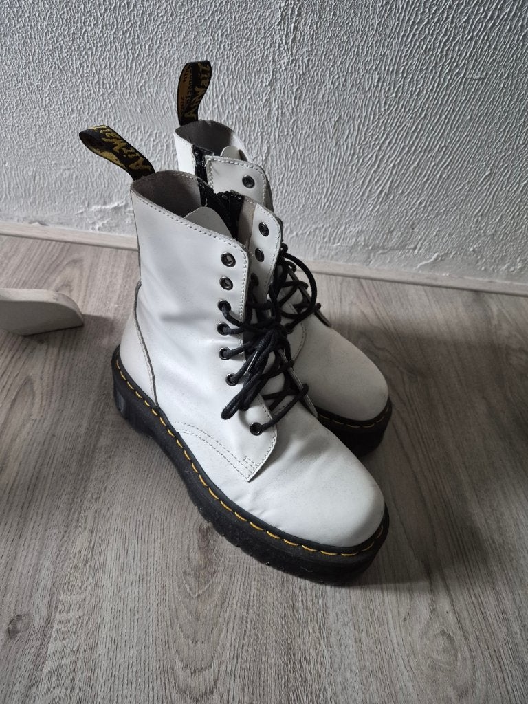 Dr. airwax martens wit, Wit, Lage of Enkellaarzen, Ophalen of Verzenden, Dr. Martens