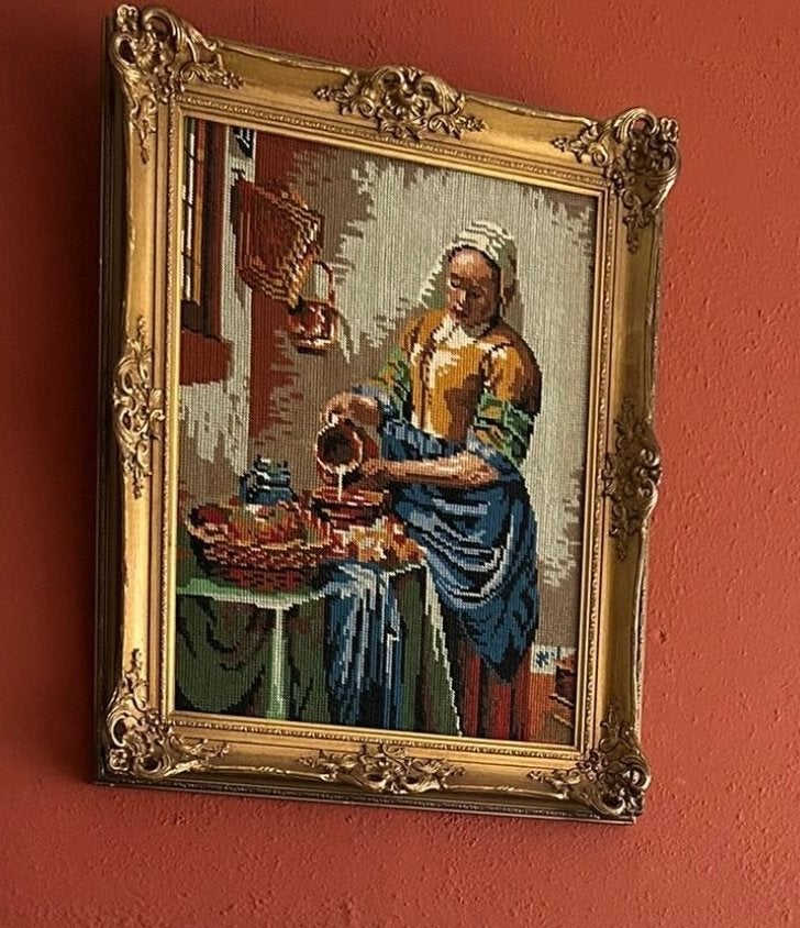 Vintage lijst met borduursel 'Het Melkmeisje' - Lichte schad, Huis en Inrichting, 50 – 75, Minder dan 50 cm, Gebruikt, Overige typen