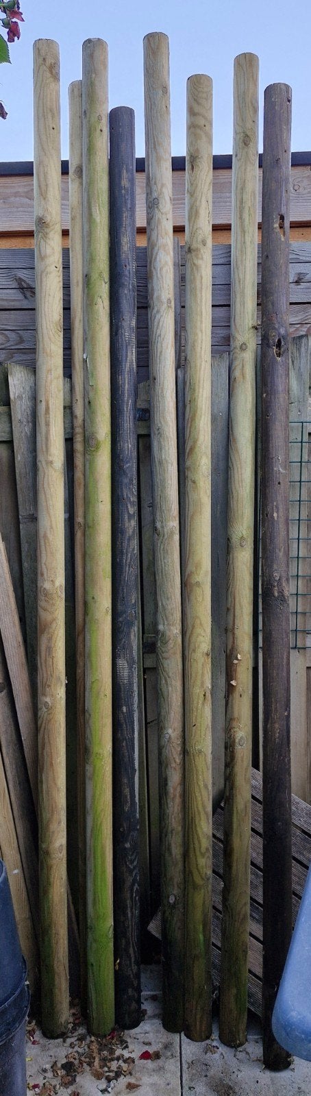 7 halfronde tuinpalen - diverse lengtes, Ophalen