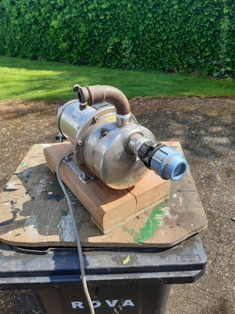 Waterpomp Lowarda, Tuin en Terras, Waterpompen, Gebruikt, Elektrisch, Overige typen, Ophalen