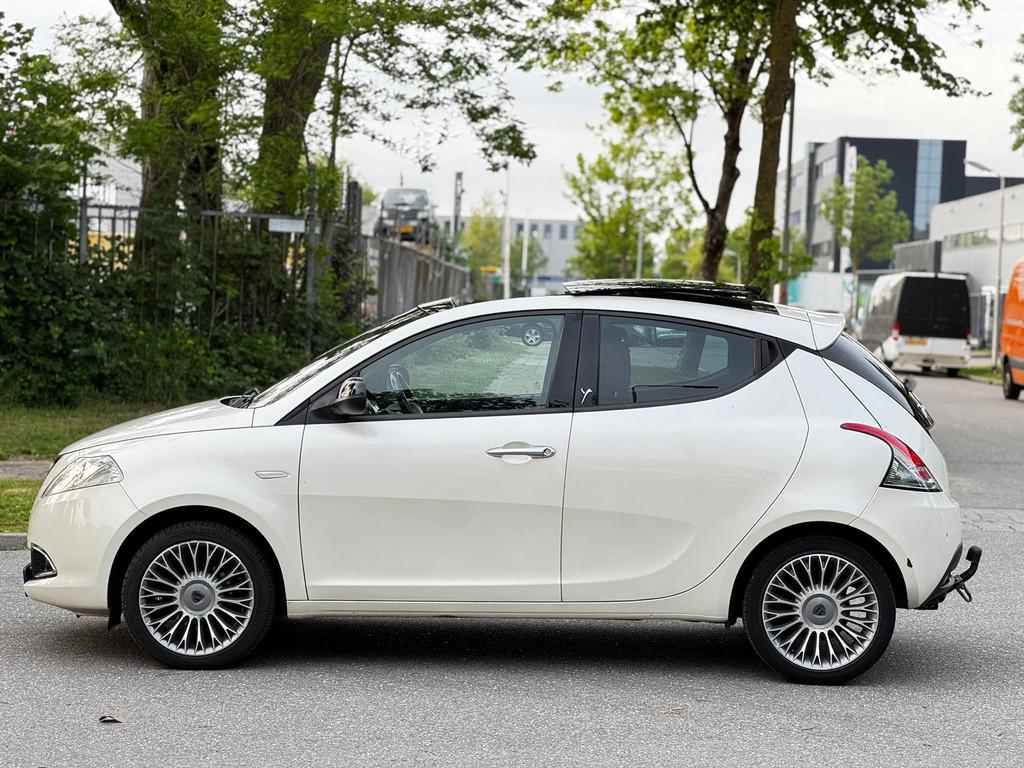 Lancia Ypsilon 0.9 TwinAir Platinum, Voorwielaandrijving, Euro 5, 86 pk, Wit