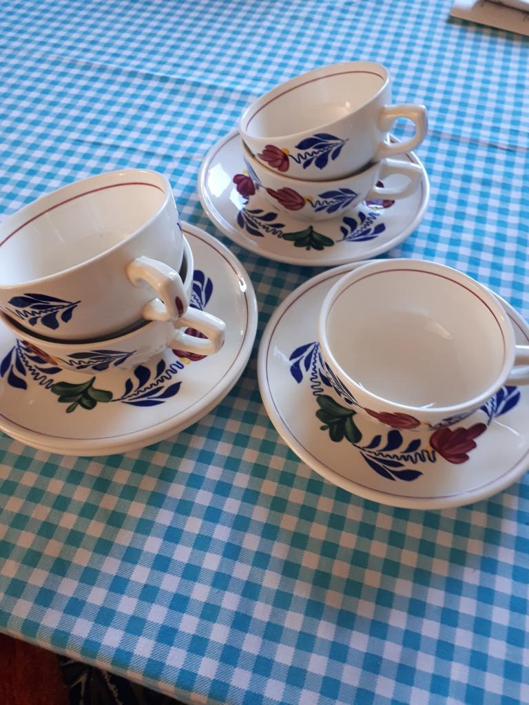 5 kop en schotel boerenbont, Ophalen of Verzenden, Zo goed als nieuw, Kop(pen) en/of Schotel(s), Aardewerk