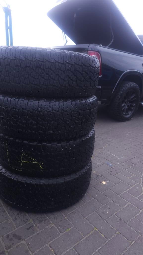 Set van 4 gebruikte BFGoodrich All-Terrain banden 275/60R20, Gebruikt, Ophalen of Verzenden, All Season, Band(en)