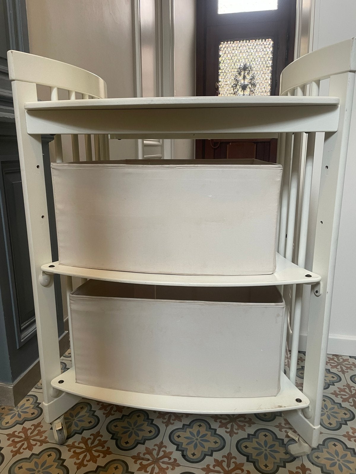 Stokke Care Aankleedtafel met opbergmanden, Kinderen en Baby's, Badjes en Verzorging, Overige merken, Gebruikt, Overige typen
