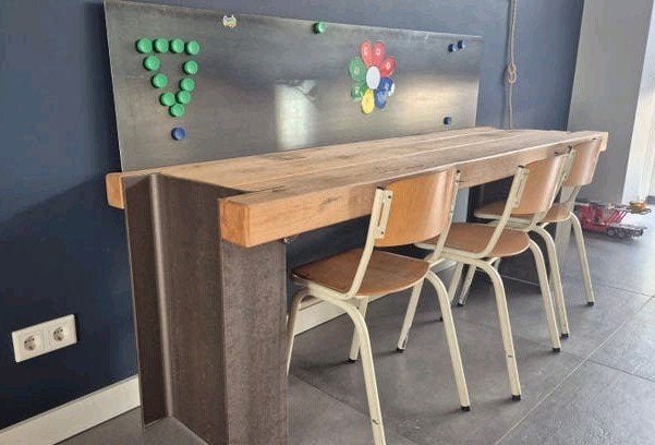 Unieke Robuuste eikenhouten tafel met stalen onderstel, Ophalen, 50 tot 100 cm, Industrieel, robuust, 150 tot 200 cm
